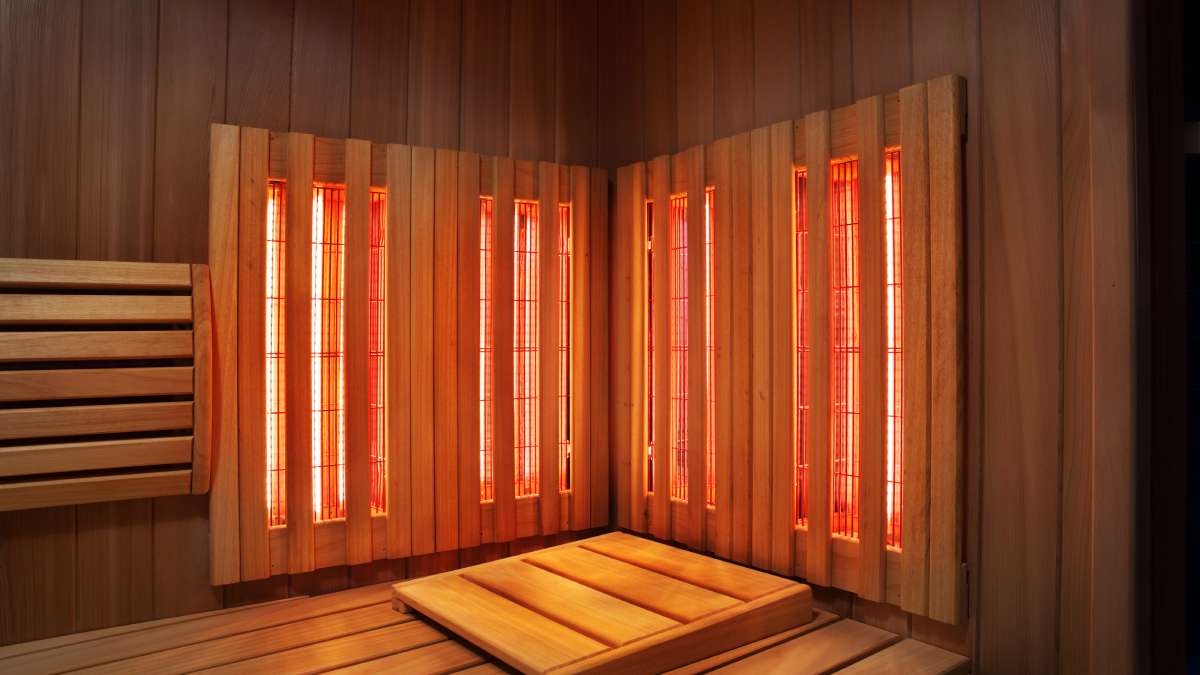 Een infraroodsauna installeren in de badkamer.